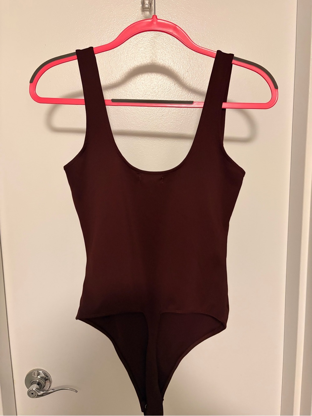 Good American Deep Burgundy Scoop Neck Sleeveless Bodysuit - Picture 2 of 3